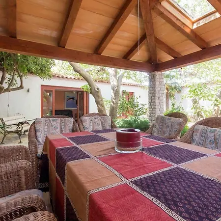 Atri Giardino By Interhome