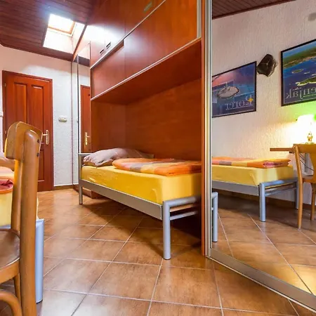 Ferienhaus Atri Giardino By Interhome Premantura
